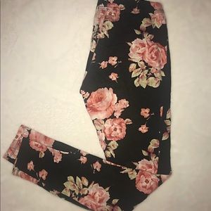 🌸FLORAL LEGGINGS🌸